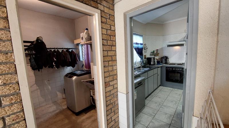 4 Bedroom Property for Sale in Chrismar Western Cape